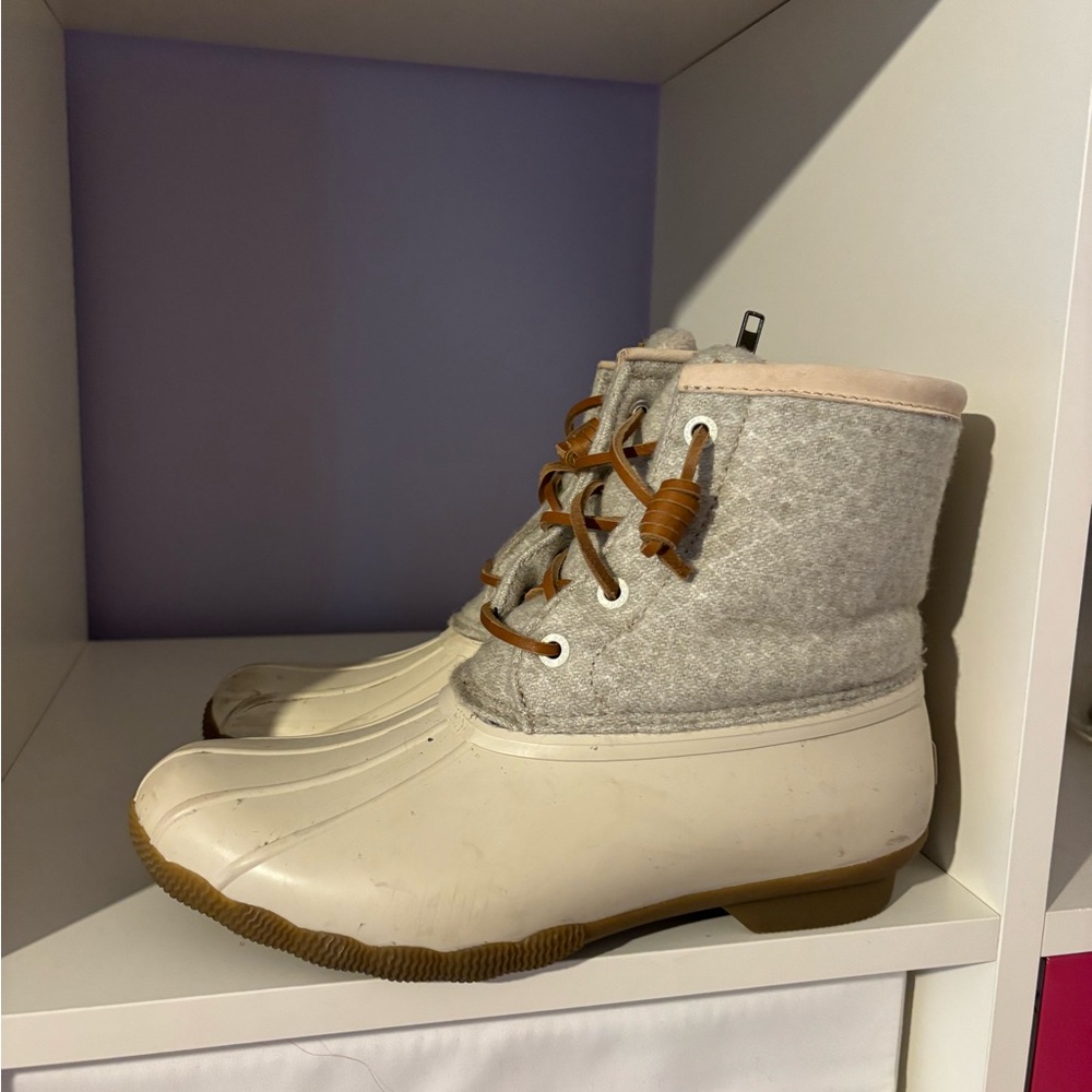 Sperry Women's Tan and Cream Duck Boots